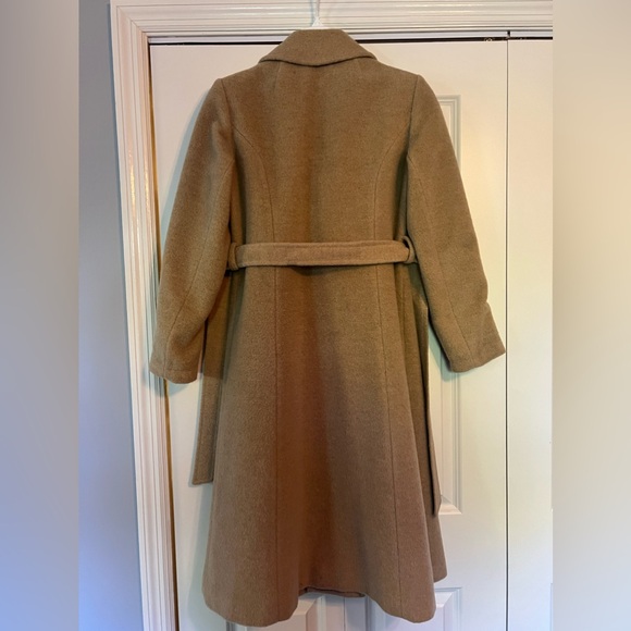 Pendleton 100% virgin wool camel-color trench coat. Size small. - Picture 7 of 16